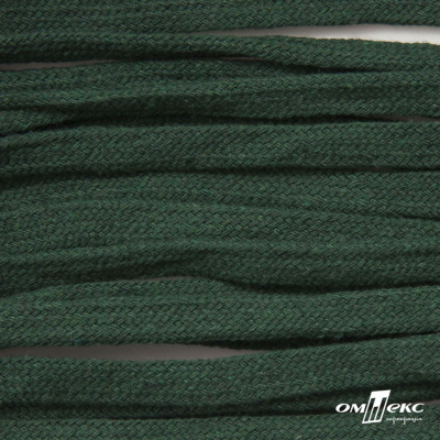 Шнур плетеный d-8 мм плоский, 70% хлопок 30% полиэстер, уп.85+/-1 м, цв.1016-т.зеленый - купить в Нижнем Тагиле. Цена: 742.50 руб.