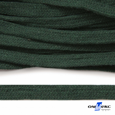 Шнур плетеный d-8 мм плоский, 70% хлопок 30% полиэстер, уп.85+/-1 м, цв.1016-т.зеленый - купить в Нижнем Тагиле. Цена: 742.50 руб.